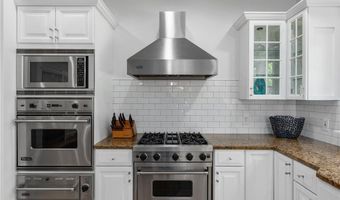 19 Cassandra Ln, North Kingstown, RI 02852
