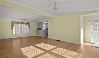 77 Lear Dr, Coventry, RI 02816