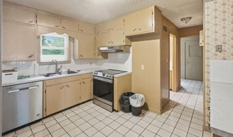 203 E College St, Ash Grove, MO 65604