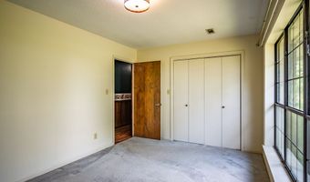 5042 Dummyline Rd, Batesville, MS 38606