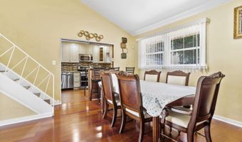 8 N AVON Dr, Claymont, DE 19703
