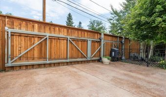 220 W 4TH Ave, Cheyenne, WY 82001
