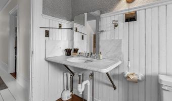 852 Hale St, Beverly, MA 01915