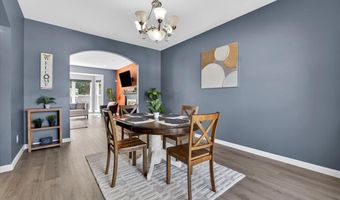567 Brook Meadow Dr, Ballwin, MO 63021