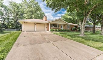 737 Smith Dr, Ballwin, MO 63011