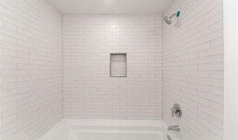 1575 MIDDLE Rd, East Greenwich, RI 02818