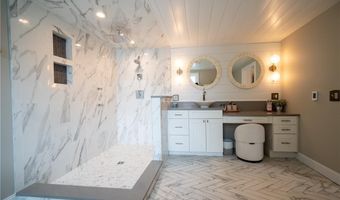 136 Aldrich Rd, Glocester, RI 02857