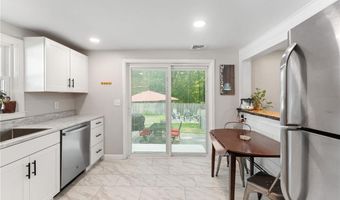 103 Everglade Ave, Warwick, RI 02886
