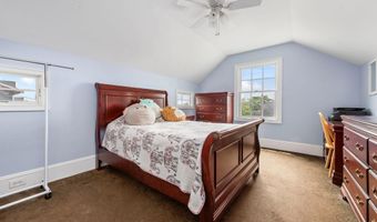 25 Meadow Ln, Amityville, NY 11701