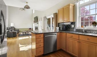 16 Summit Rd, Bedford, NH 03110