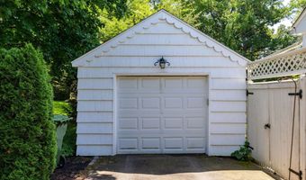 132 Fern Hill Rd, Bristol, CT 06010