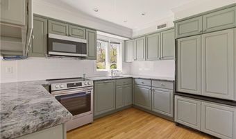 15 Hammersmith Rd 30A, Newport, RI 02840