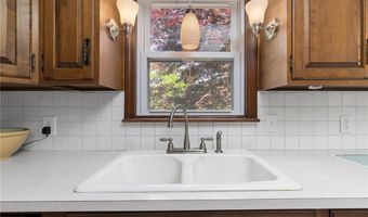 350 Shippee Rd, East Greenwich, RI 02818
