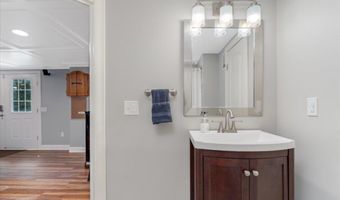 74 Settlers Ct, Bedford, NH 03110