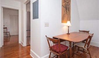 1 Oakwood Ter 7, Newport, RI 02840