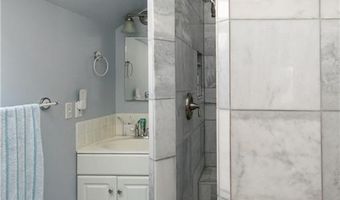 26 Carey St, Newport, RI 02840