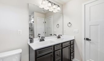19 Kiln Dr 219, Aberdeen, NJ 07721