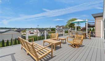 76 Warren Ave, Middletown, RI 02842