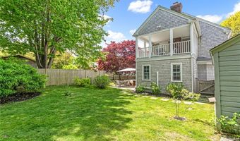 7 Florence Ave, Newport, RI 02840
