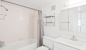 920 LAKE DESTINY Rd F, Altamonte Springs, FL 32714