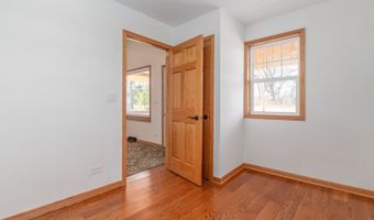 39763 N Rena Ave, Antioch, IL 60002