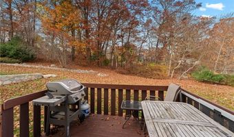 47 Scenery Ln, Johnston, RI 02919