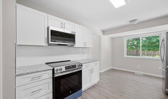 412 Sorrento Dr, Ballwin, MO 63021