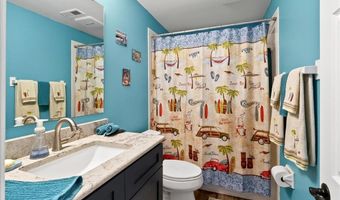 1848 Ridgeview Circle Dr, Ballwin, MO 63021