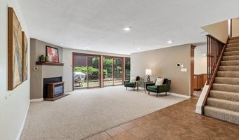525 Tumbling Hawk 525, Acton, MA 01720