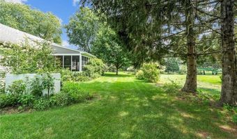 13 Sunnyside Dr, Cumberland, RI 02864