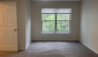2822 S Knightsbridge Cir, Ann Arbor, MI 48105