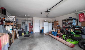 927 Jasara Cir, Baldwin City, KS 66006