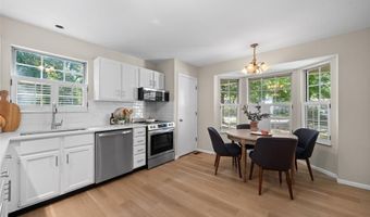 700 Auber Ridge Ct, Ballwin, MO 63011