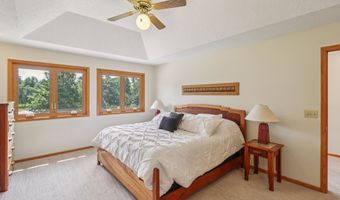 32335 Wildwood Dr, Adel, IA 50003