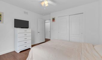 32 Bowline St, Beachwood, NJ 08722