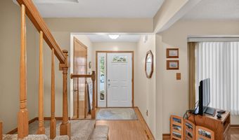 1299 Bentwood Ct, Altoona, IA 50009