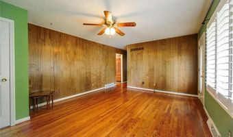 50 W Oak Hill Dr, Ballwin, MO 63021