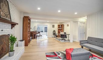 8916 MANGUM Pl, Alexandria, VA 22308