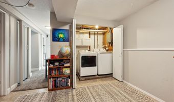 712 Garnet Dr, Ames, IA 50010