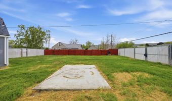803 9th St, Benton City, WA 99320