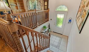 8502 WOODBINE Ln, Annandale, VA 22003