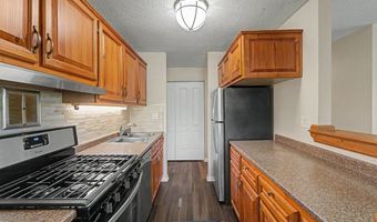1227 S Old Wilke Rd 210, Arlington Heights, IL 60005