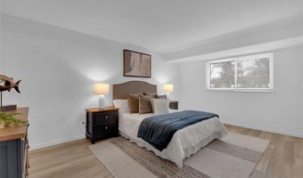 504 Thornlea Ct, Ballwin, MO 63011