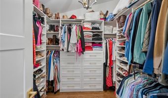 372 Pine Forest Rd, Atlanta, GA 30342