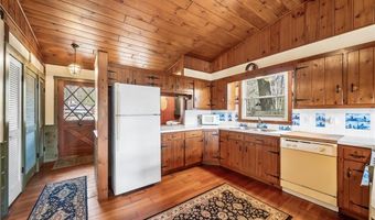 316 Court House Ln, Burrillville, RI 02859