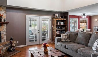 634 Alapaha River Dr, Alapaha, GA 31622