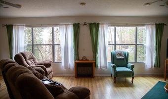 1380 Landing Rd, Baxley, GA 31513