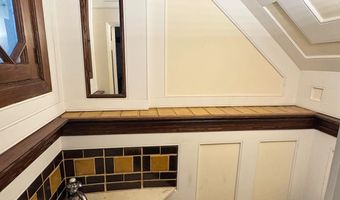 26 Elmwood Pl, Athens, OH 45701