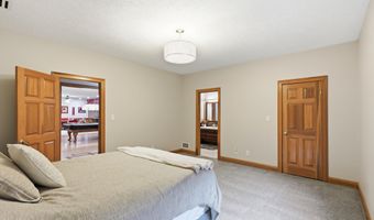6040 White Ash Ct, Avon, IN 46123