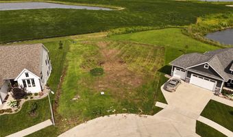 3008 Lakeview Dr SE, Altoona, IA 50009